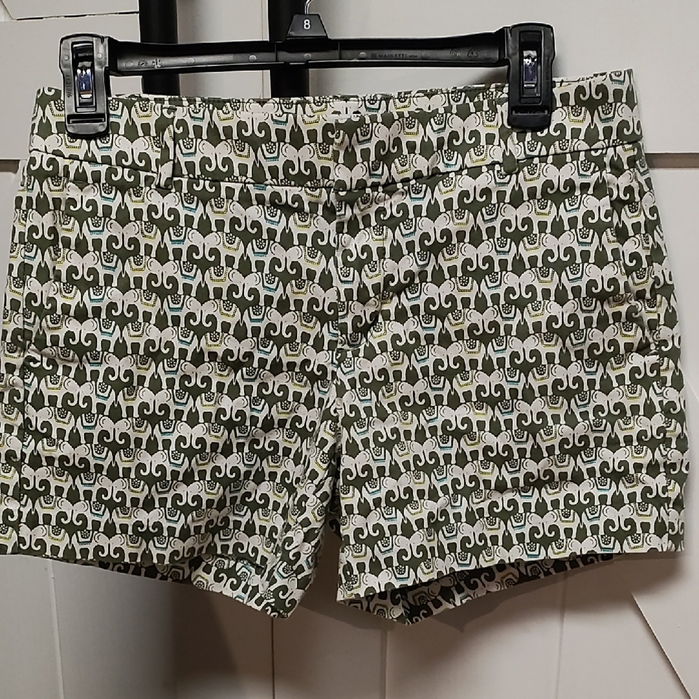 Banana Republic Green Elephant Print Women Shorts
